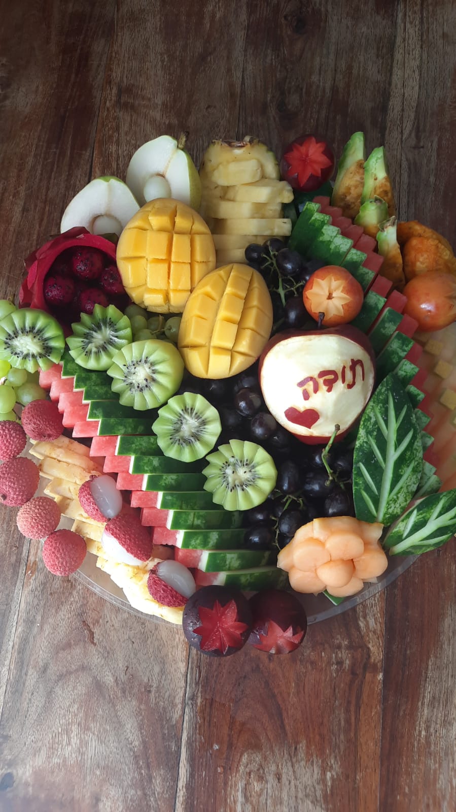 Israel Fruit Baskets Tray of cut fruit 40